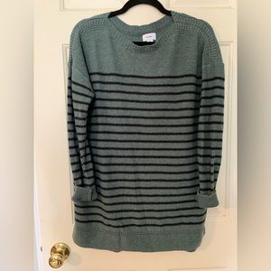Old Navy Sweater Size M